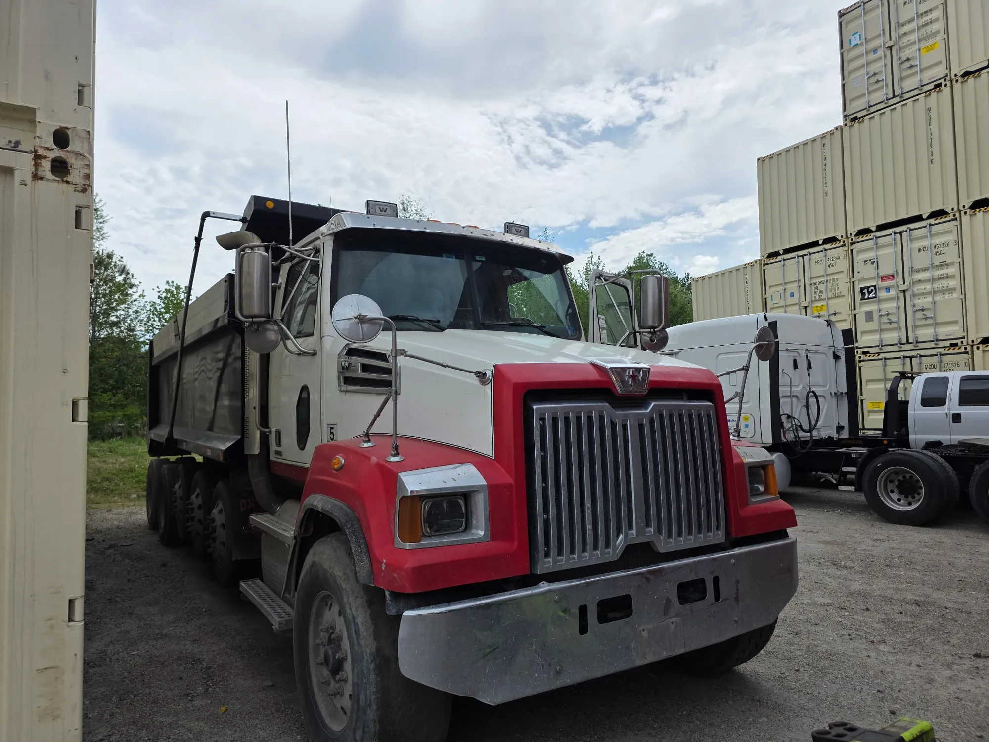 USED 2016 WESTERN STAR 4700 DUMP TRUCK