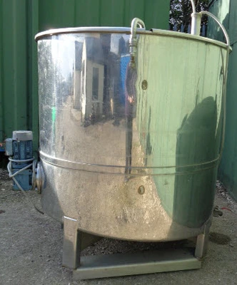 1,100L S/S Vertical Mixing Tank
