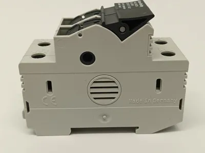 USED ALLEN BRADLEY SER B FUSE HOLDER, 2 POLE, W/ LP-CC-10 FUSES
