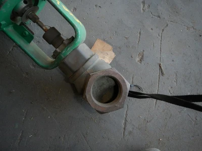 Fisher 1 1/2" 150 Rating, Brass Threaded Control Valve