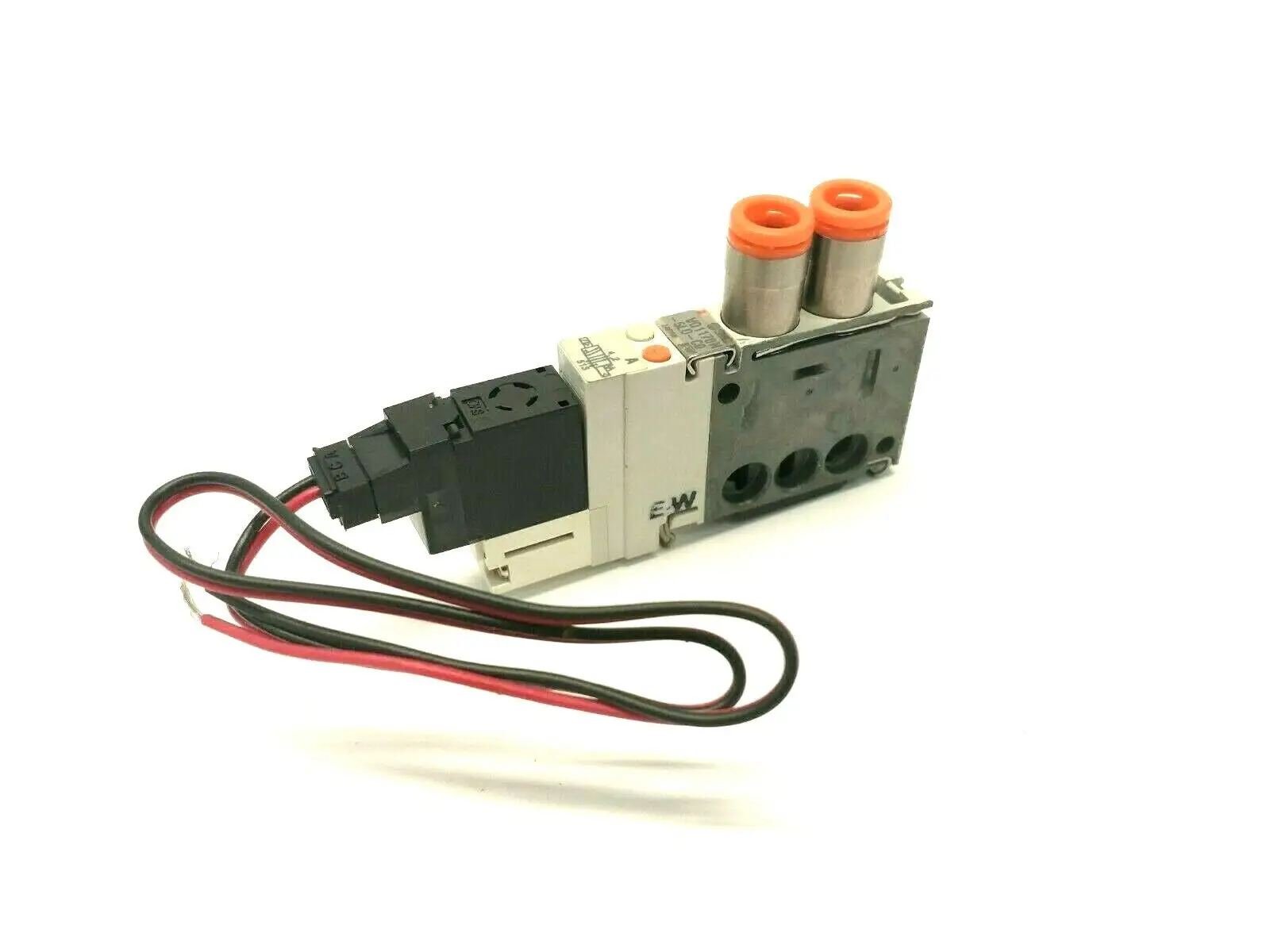VQ1170N-5LO-C0 | SMC  Solenoid Valve 24 VDC 1/4 NPT - New – Open box