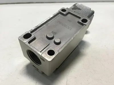 USED OMRON D4B-2115N-R