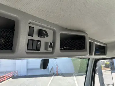 USED 2022 VOLVO VNR42T300
