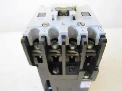 Allen Bradley AB 35A Contactor 100-A18NZ*3 12V DC Coil 35 Amp 10E