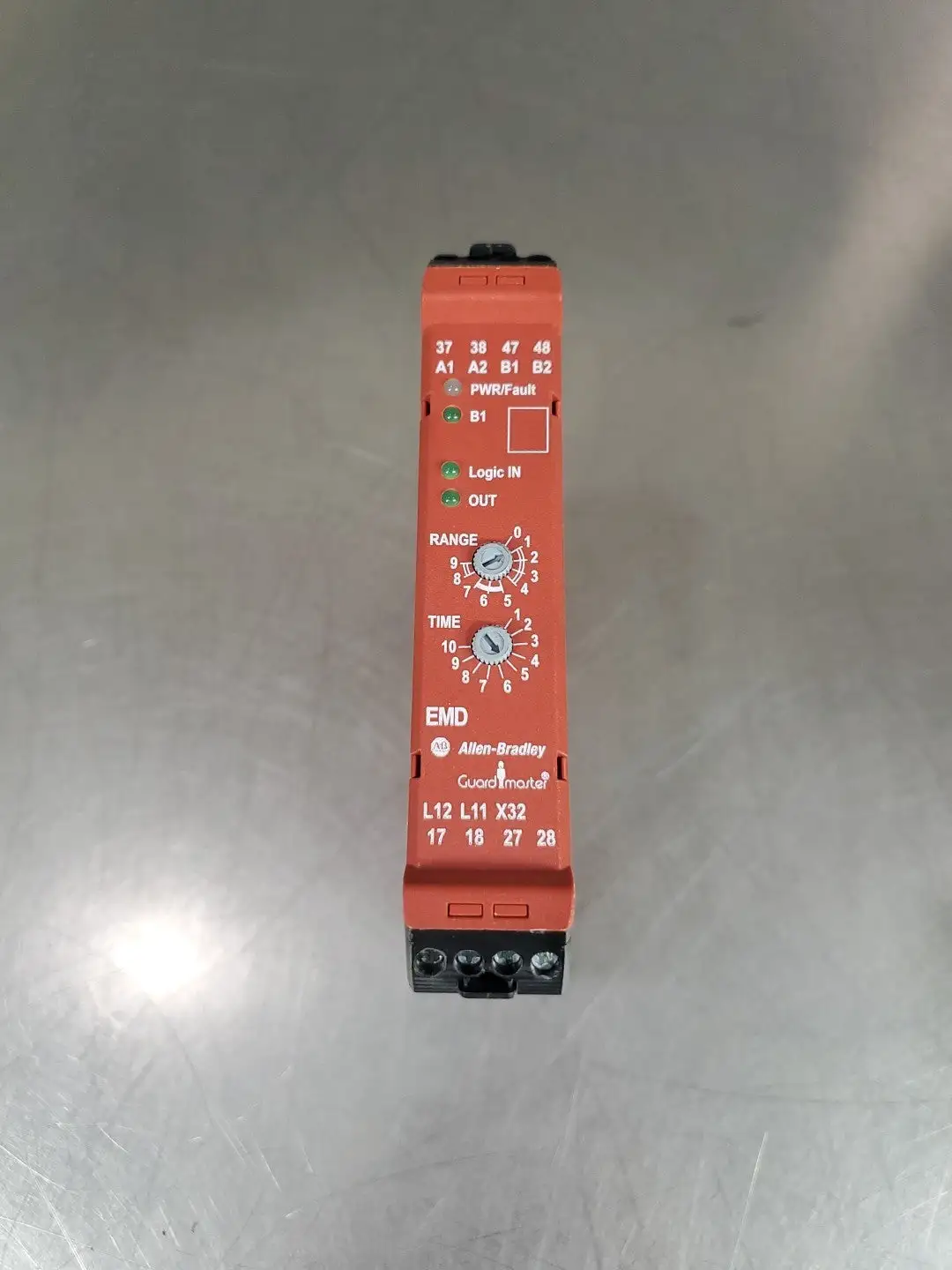 USED Allen-Bradley 440R-EM4R2D Ser A 202 GSR EMD Safety Relay