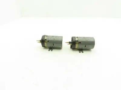 Johnson Controls EP-8000-2 Electro-Pneumatic Transducer 0-10vdc Input Lot of 2