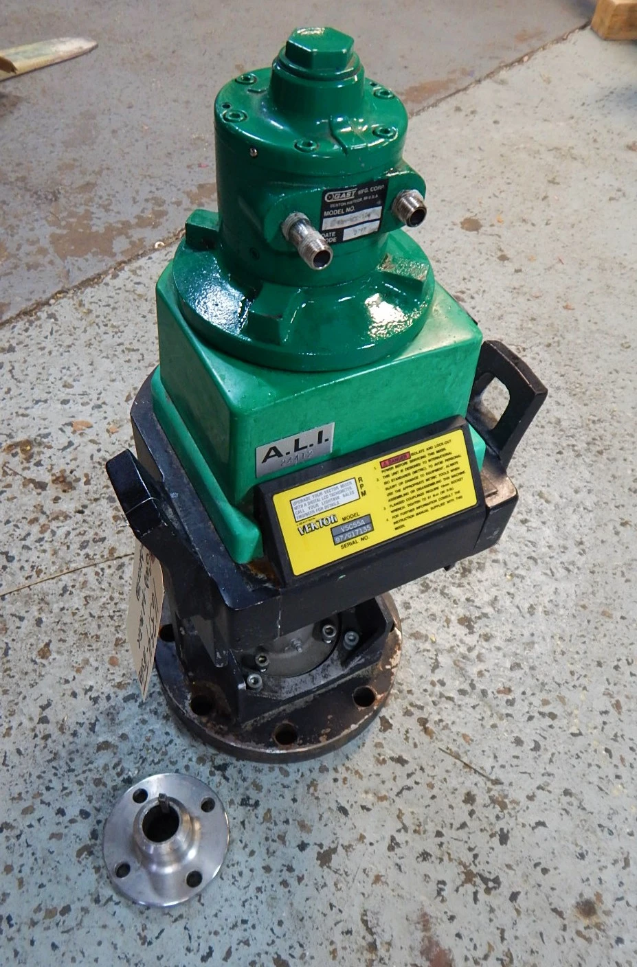 USED LIGHTNIN VEKTOR V5C55A