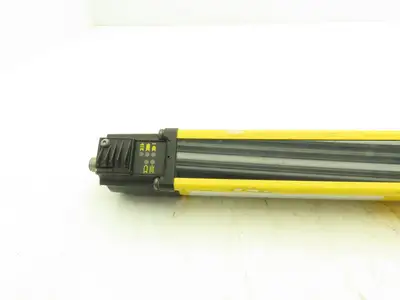 Allen Bradley 440L-R4J0320YD Light Curtain Guardmaster Transmitter Ser A Rev B