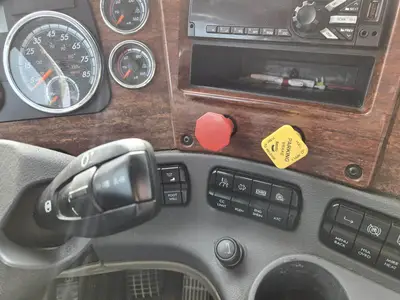 USED 2016 FREIGHTLINER CASCADIA 125