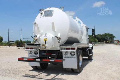 New | in-Stock 2027 MACK MD7 Septic/Sewer/Vacuum Trucks Texas US | Roll Off Truck World #1491897
