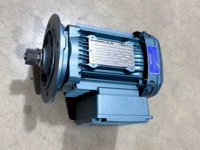 SEW-EURODRIVE DRS71M4FGTH Industrial Electric Motor | Buy Per Pound (1)
