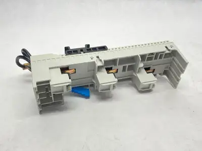 Used Wohner EQUES 60Classic Busbar Adapter 32A Electrical Fittings Michigan US | Maverick Industrial Sales #1401291