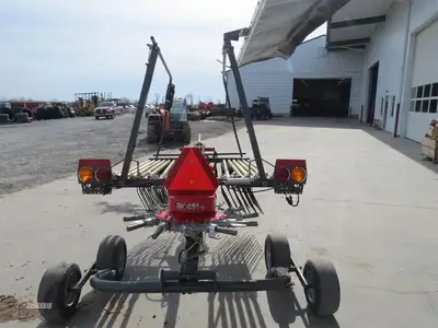 New | in-Stock 2023 MASSEY FERGUSON RK451TR Hay Rakes Pennsylvania US | Zimmerman Farm Service #1410042