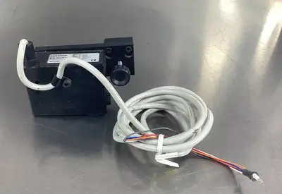 DATALOGIC TLU-111 Contrast Sensor 10-30VDC With Mounting Bracket 5E-19