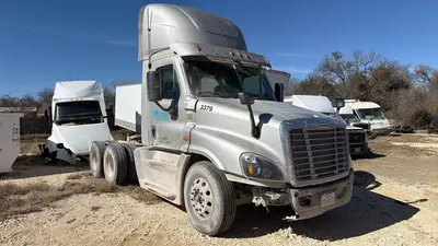 USED 2018 FREIGHTLINER CASCADIA