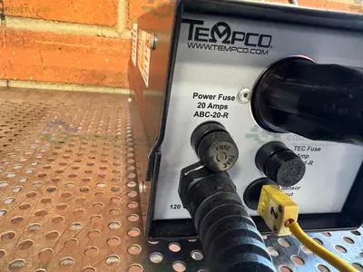 Used TRI CLOVER PRRED3 ROTARY LOBE PUMP W/ 1 HP MOTOR, 1" SANITARY FITTING Rotary Pumps | Equipment Lab #486593