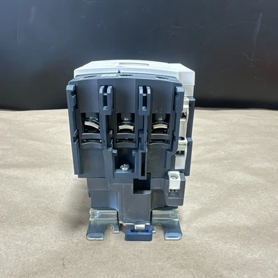 NEW Schneider Electric LC1D80