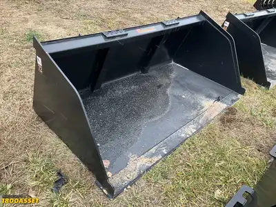 New Tomahawk 72” snow/mulch skid steer bucket, welded on high carbon cutting edge, skid steer...