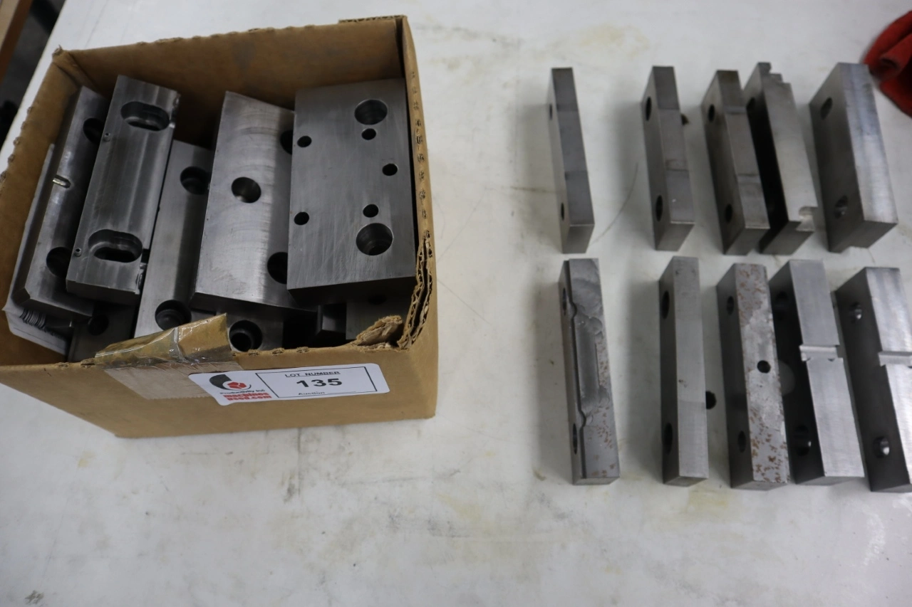 Used GENERIC GENERIC Jaws Minnesota US | Machinesused.com #1390014