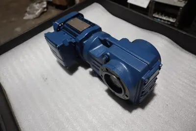 SEW EURODRIVE KAZ37 DRN71MS4 / KAZ37DRN71MS4 - NEW NO BOX - STOCK SGF71