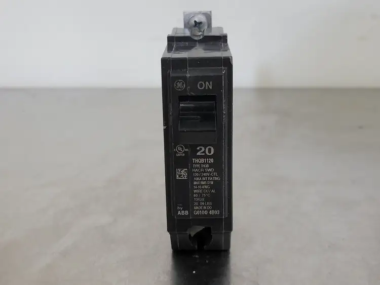 Used GENERAL ELECTRIC THQB120 Switchgears British Columbia CA | Lenmark #241432