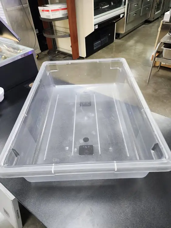 Used Carlisle Used Carlisle 1062107 Clear StorPlus 8.5 Gallon Polycarbonate Food Storage Box Restaurant Storage Containers Illinois US | Falcon Restaurant Supply #1376676