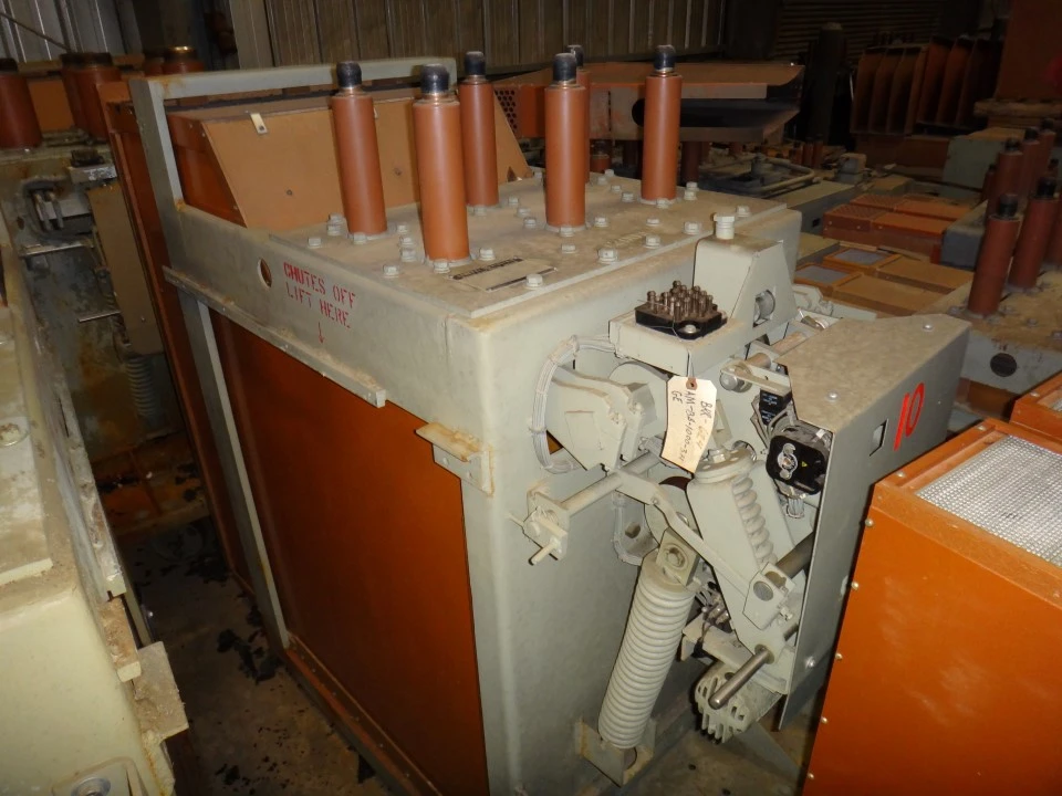 General Electric AM-13.8-10003H Magne Blast Circuit Breakers