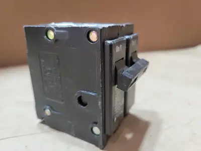 Used CUTLER-HAMMER BR240 Switchgears British Columbia CA | Lenmark #835777