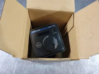 NEW WATLOW LVC6JW-00000300A