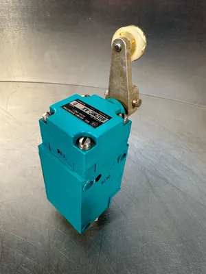 Allen Bradley 802MC-AJ1 /D With 802MC-AX /D Operador Head (6E-12)