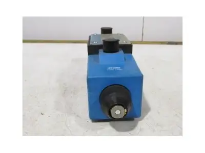 Vickers Pilot Valve 02-119461 DG454 O16C U H 60