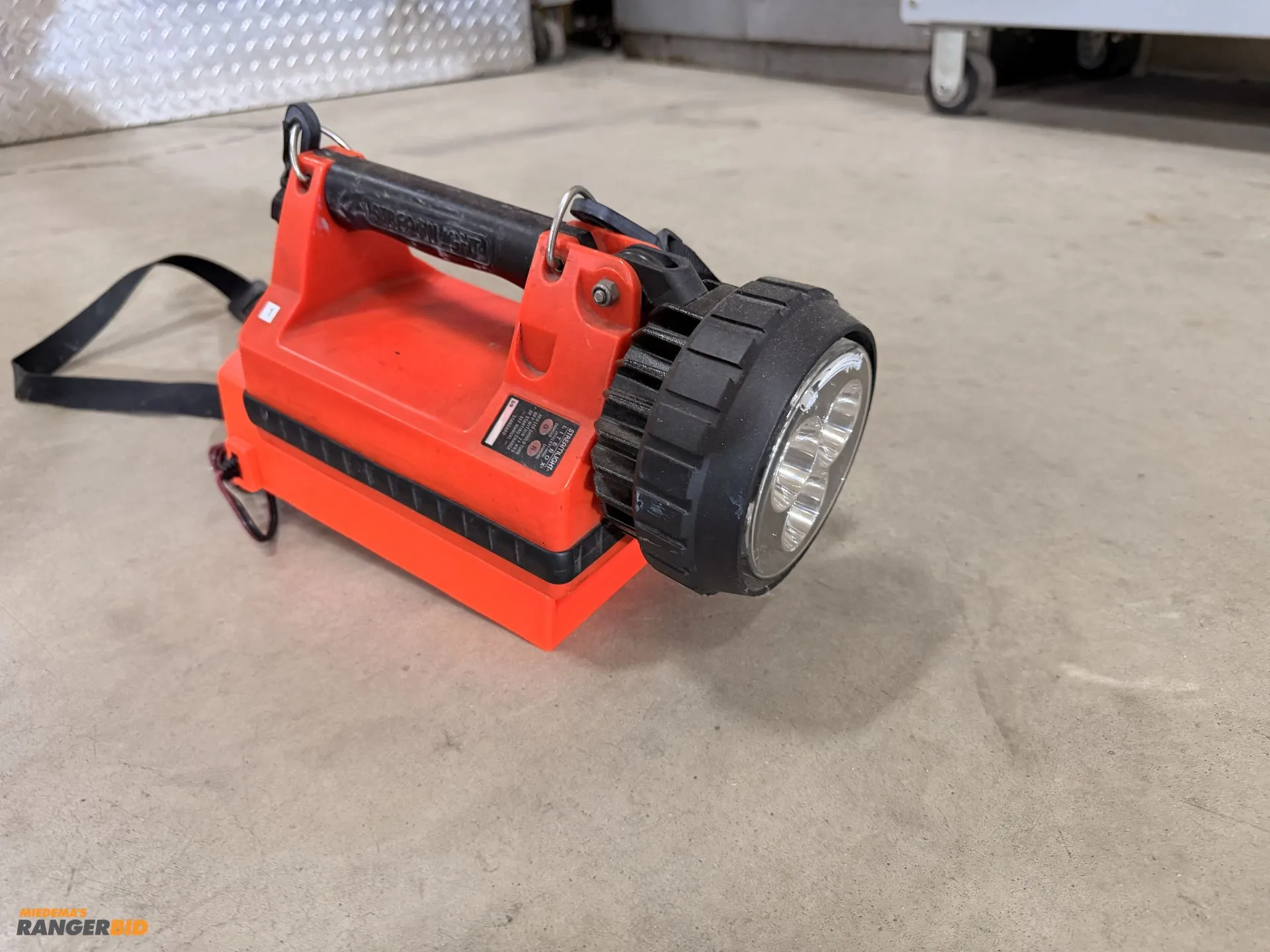 Used (1) STREAMLIGHT LITEBOX LANTERN LED WITH CHARGER AND BATTERY Lighting Michigan US | Miedema Asset Management Group #1390089