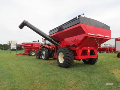 New | in-Stock 2025 E-Z TRAIL 870 Grain Carts Pennsylvania US | Zimmerman Farm Service #1409827