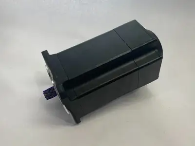 USED KUKA 3-PHASE SERVO MOTOR ME_80_120_30_L0