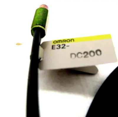 NEW OMRON E32-DC200 PHOTOELECTRIC SWITCH E32DC200