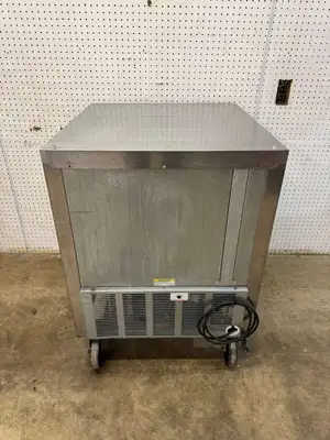 Used Beverage Air Used 27" Beverage-Air WTF27A Single Door Undercounter Worktop Freezer 120V Worktop Freezers Illinois US | Falcon Restaurant Supply #1375028