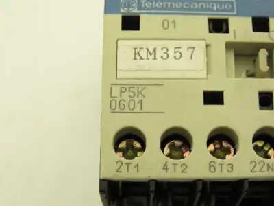 Telemecanique LP5K0601 Reversing Motor Starter 3Hp 575V 3Ph 20A Coil 24VDC