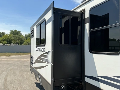 Used 2020 KEYSTONE OUTBACK 252URS Campers, Caravans, Motorhomes Michigan US | Miedema Asset Management Group #1304643