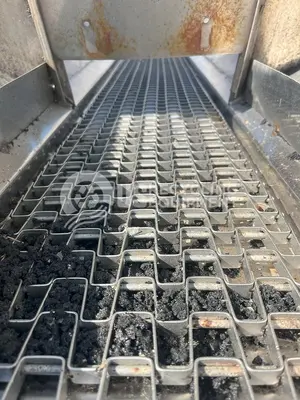Unknown Manufacturer: Used 10' x 8' Spreader Body Hopper