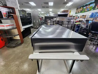 Used APW Wyott Used APW Wyott BWD-50 Dry Hot Dog Bun Warmer - Holds 40 Buns, 120V Countertop Display Warmers Illinois US | Falcon Restaurant Supply #1376641