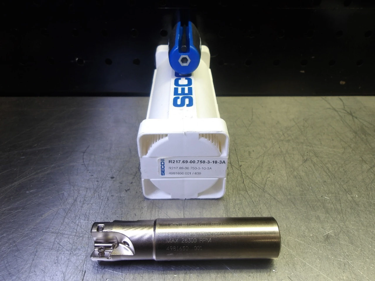 SECO 3/4" 3 Flute Coolant Thru Indexable Endmill R217.69-00.750-3-10-3A (LOC860)