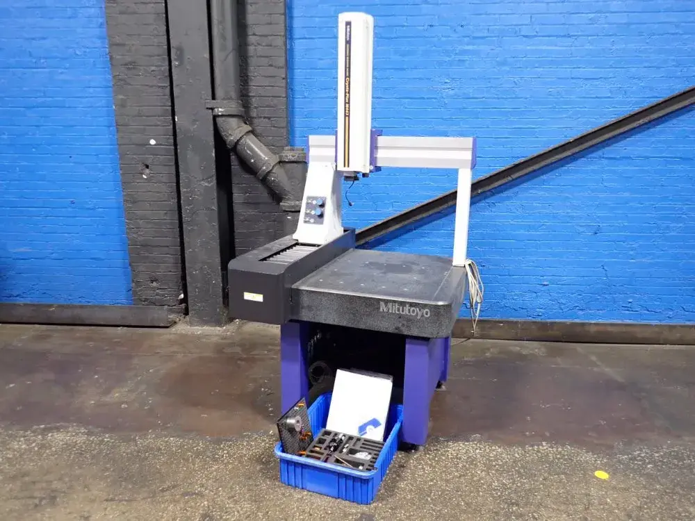 USED 2015 MITUTOYO CRYSTAPLUS M443