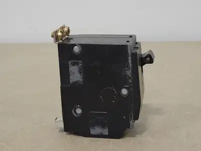 NEW SQUARE D QOB260