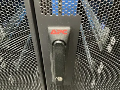 Used APC _UNKNOWN_ Cabinets Ohio US | HGR 24 #1787266