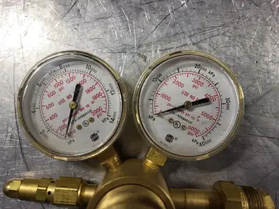 Heavy-Duty/High-Capacity Gas Regulator SR4G-680