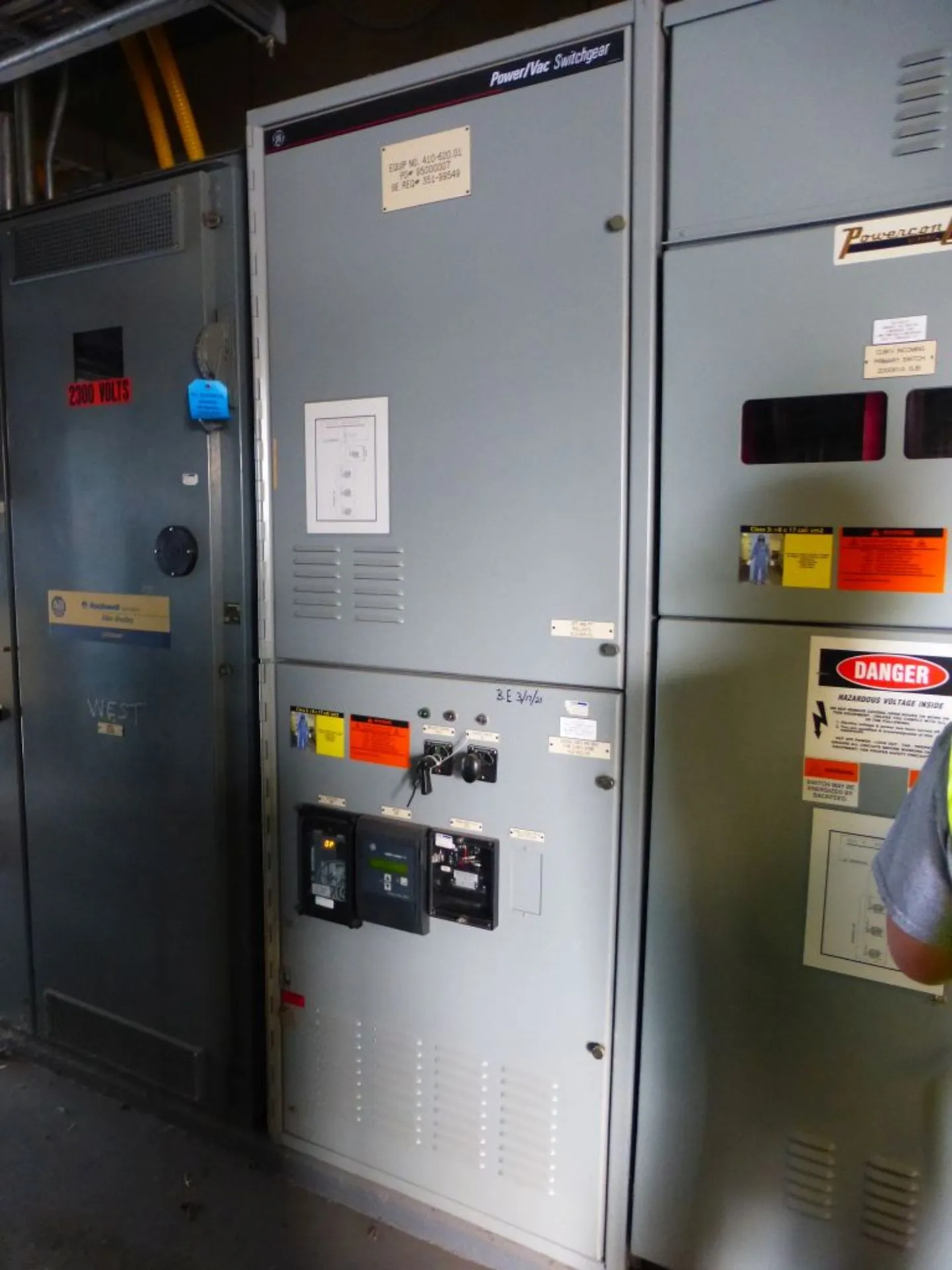 GE Powervac Switchgear w/ VB1 13.8-1000-3, 15KV, 1200A Breaker