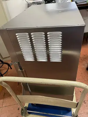 Used Silver King Used Silver King 25" Refrigerated Lettuce Crisper/Dispenser w/ (50) Head Capacity 120V Undercounter Refrigerators Illinois US | Falcon Restaurant Supply #1376110