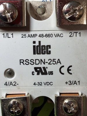 IDEC RSSDN-25A SOLID STATE RELAY - BRAND NEW