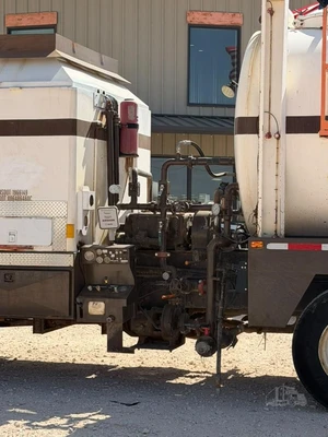 Used 2006 MACK GRANITE GU713 Tanker trucks Texas US | Roll Off Truck World #1491936