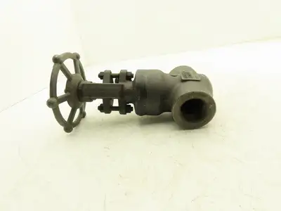 Bonney Forge A105N Gate Valve 1-1/4" NPT Forged Steel Rising Stem